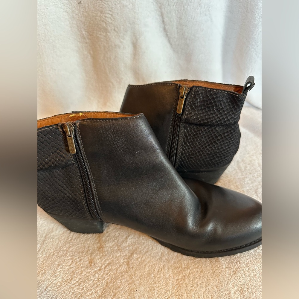 PIKOLINOS Black Ankle Boots with Chunky Heel - Picture 6 of 7